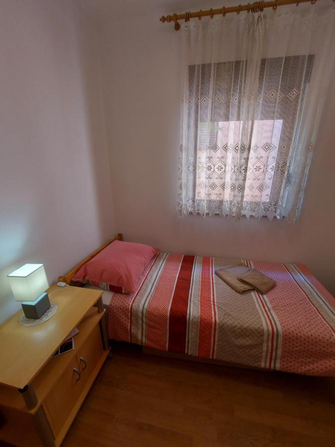 Apartman Porat Apartment พูลา ภายนอก รูปภาพ