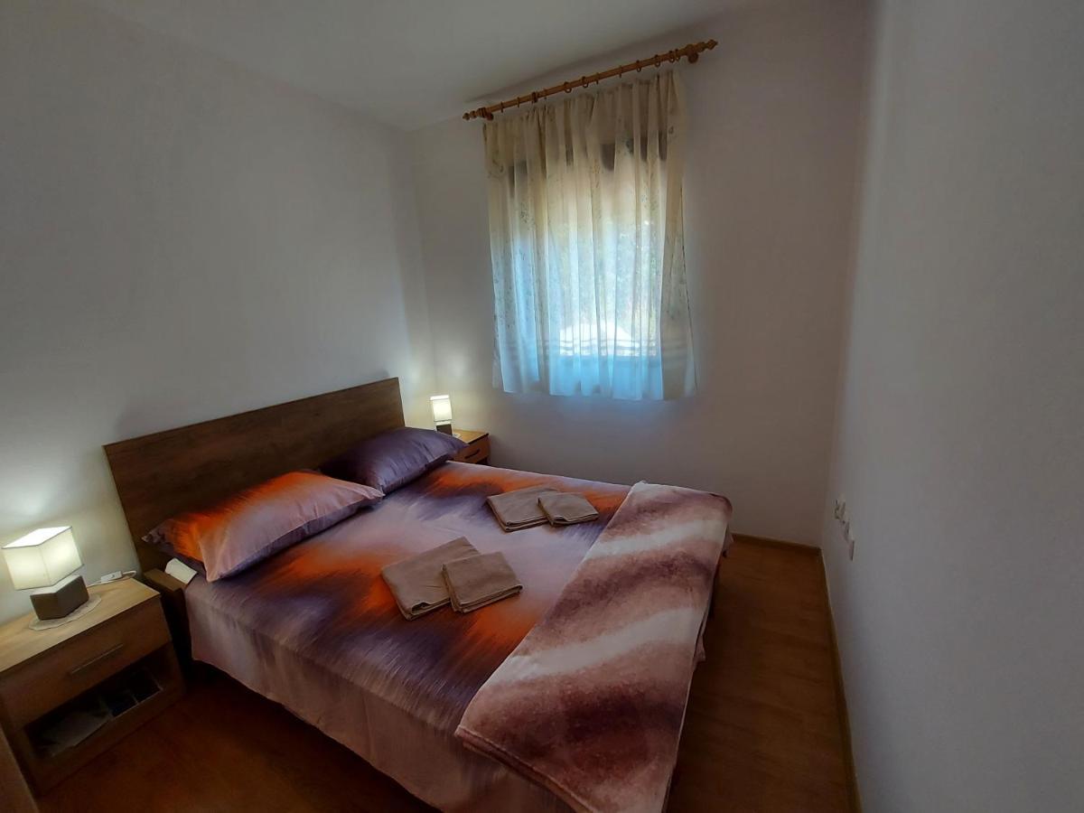Apartman Porat Apartment พูลา ภายนอก รูปภาพ