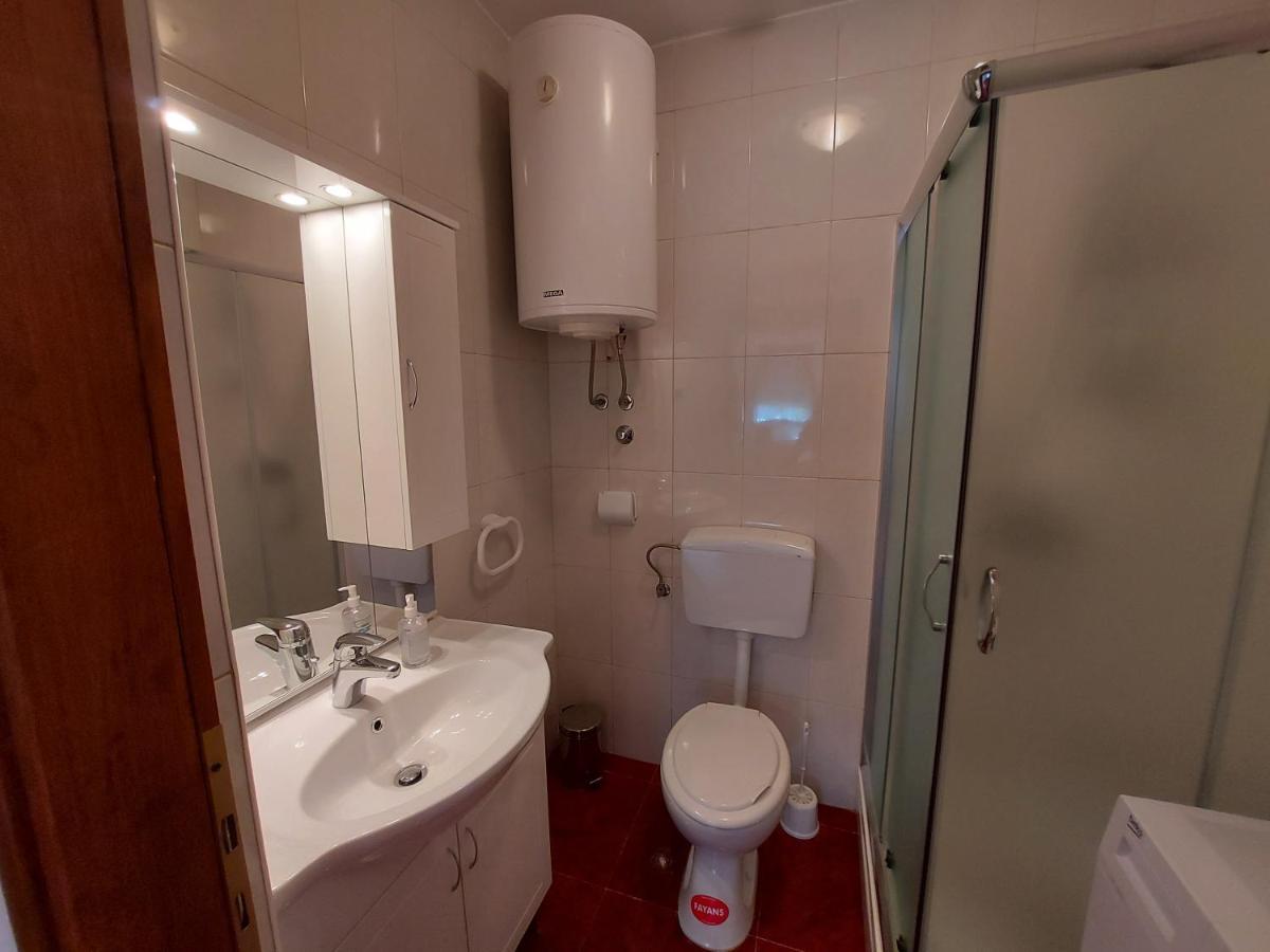 Apartman Porat Apartment พูลา ภายนอก รูปภาพ
