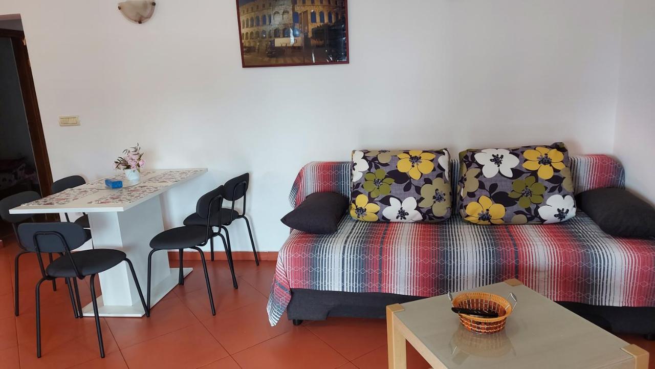 Apartman Porat Apartment พูลา ภายนอก รูปภาพ